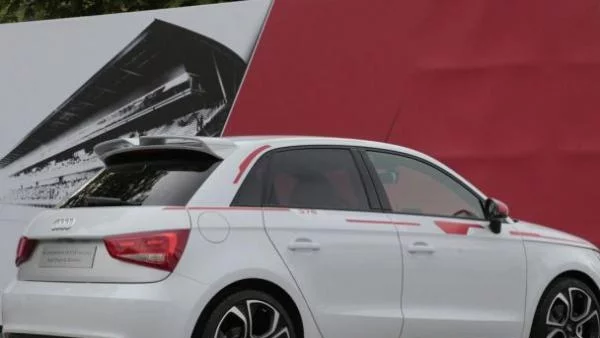 Audi A1 върви по пътя на състезателния R18