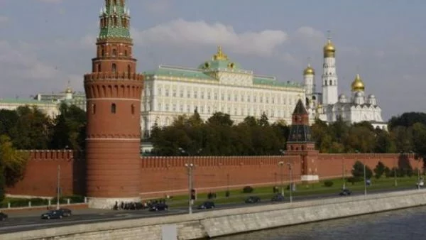 В Русия почивен ден, съвпаднал с празник, се запазва 