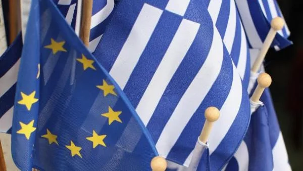 "Фич" повиши кредитния рейтинг на Гърция
