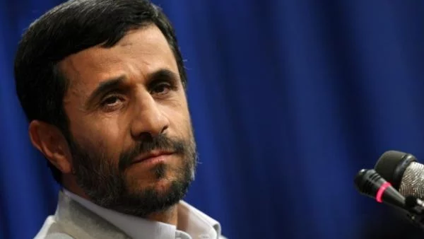 Ахмадинеджад се кани да посети Русия