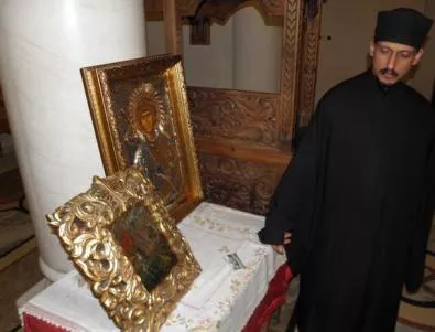 Чудотворни икони в манастир крепят вярата