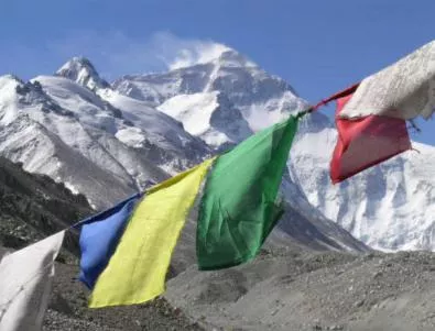 Туристическата индустрия на Еверест процъфтява