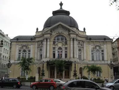Бомба от ВСВ открита под покрива на кметството в Будапеща