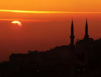 В Истанбул разрушават небостъргачи, пречещи на гледката към джамия
