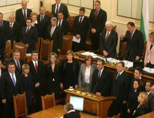 Орешарски: Кабинетът не е обвързан с олигархията