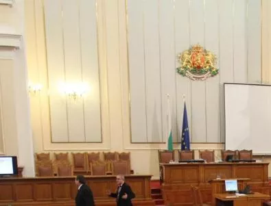 Осем нови депутати влизат в Народното събрание