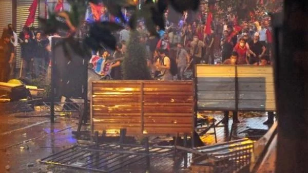 Демонстрантите в Истанбул се поздравиха с победа 