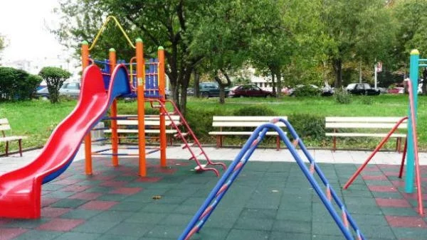 Проверяват съоръженията в училища и детски градини в София