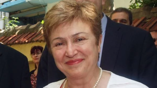 Кристалина Георгиева: Безспорна е ползата от забраната за тютюнопушенето