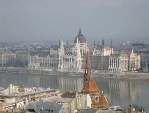 В Будапеща са затворени пътни участъци по поречието на Дунав