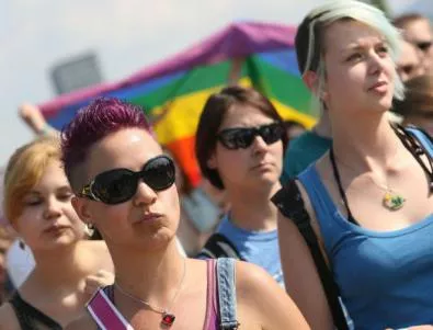 Синодът отново поиска забрана на гей парада 