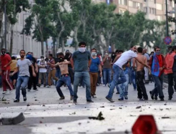 Пуснаха турски полицай, застрелял демонстрант