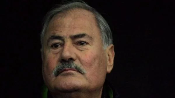 Болен Лидеров е фашизоид, който даде 15 000 евро народни пари, за да изкара една нощ с любовница в Париж
