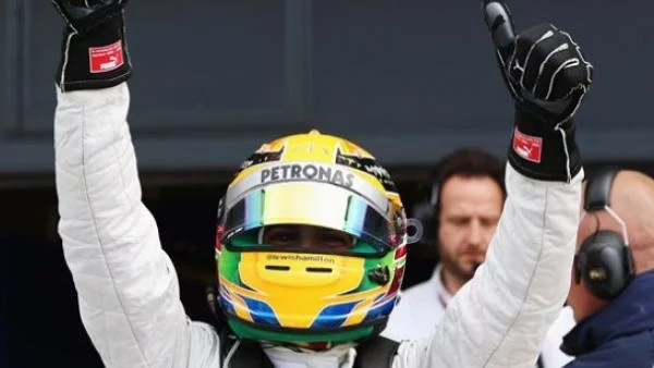 Безапелационен Хамилтън в квалификацията за GP на Великобритания
