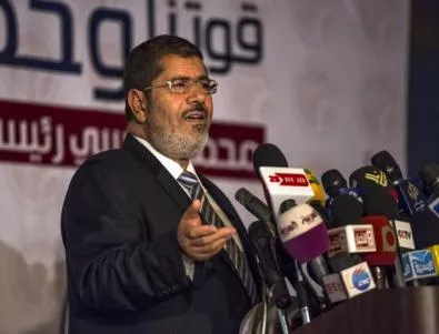 Мурси: Спечелих честно изборите, оставам на власт