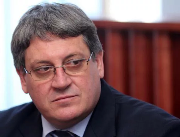НС отстрани Пламен Цеков като директор на НЗОК