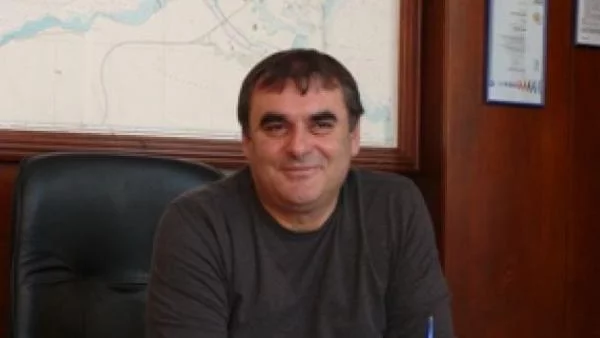 На първо време трябва да се изчисти дълга между БДЖ и железопътната инфраструктура, казва Папазов