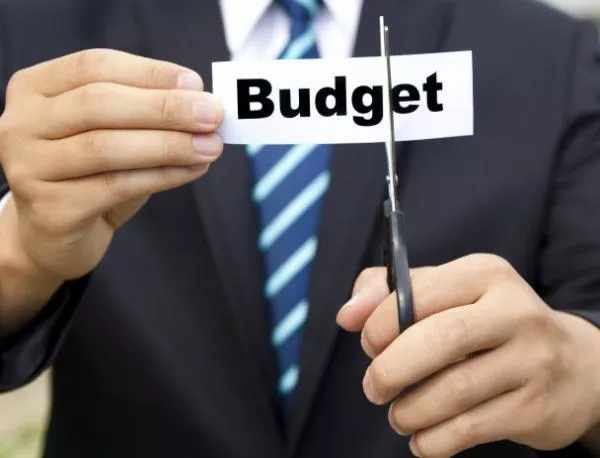 Актуализацията на бюджета е един вид инат на управляващите, казва експерт от ИПИ