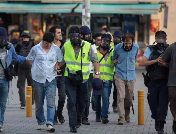 Турската полиция тръгна на операции срещу протестиращите