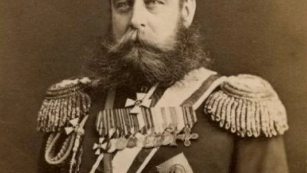 Вдигат паметник на ген. Скобелев в Казанлък 