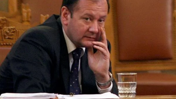 ГЕРБ поиска оставката на Михаил Миков