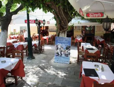 МВФ съгласен Атина да намали ДДС на ресторантите 
