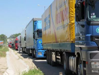 Забраната за камиони по пътищата вече обхваща 10 области 