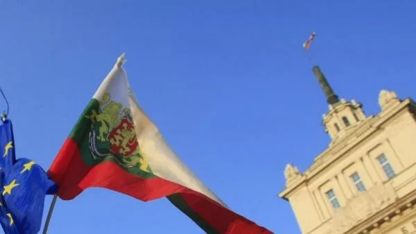 Ден 46: И жегата не спря протеста