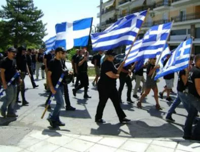 Гръцки неофашисти блокират и обиждат македонски туристи 