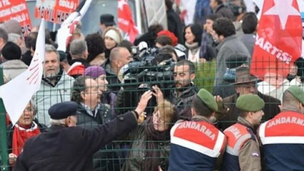 Турската опозиция: Решението по "Ергенекон" е нелегитимно