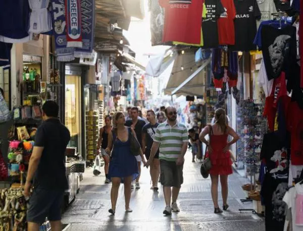 8.4% от населението на Гърция са чужденци