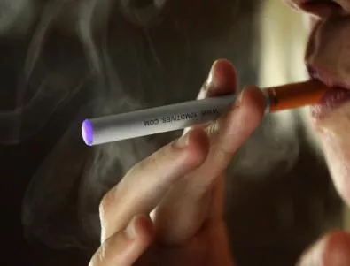 Младите американци се обръщат към електронните цигари