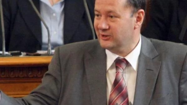 Миков:След евроизборите може да се говори за предсрочен вот