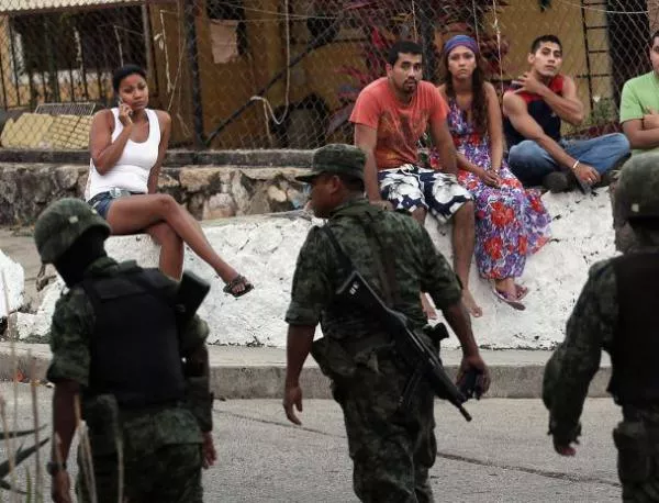 Полицията в Мексико арестува участници в учителски протест