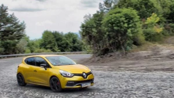 Renault Clio R.S.: Дяволът носи Прада (тест драйв)