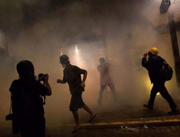 Полицията отново използва сълзотворен газ срещу протестиращите в Анкара