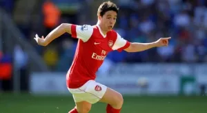 Насри: Феновете на Арсенал са глупаци