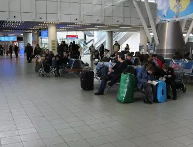 Част от българите, блокирани на летището във Виена, са вече в България след кошмарен престой 