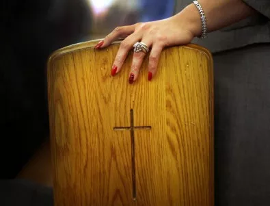 Синодът на Англиканската църква одобри ръкополагането на жени епископи