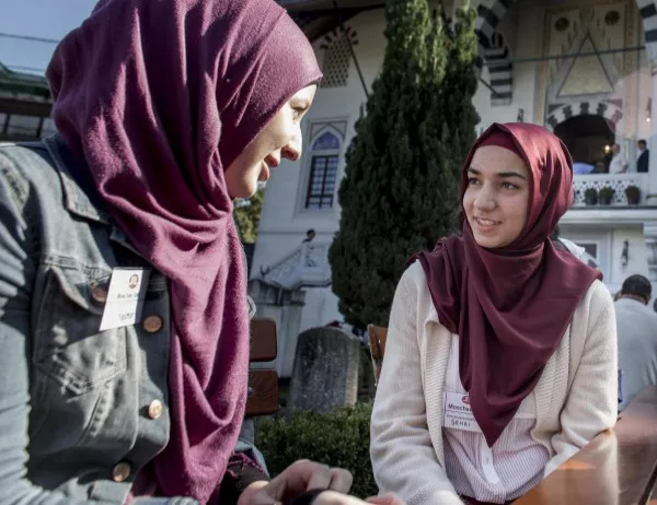 Мюсюлманите в Западна Европа се чувстват свързани с държавата, в която живеят