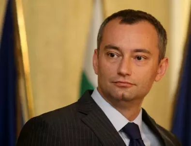 Николай Младенов: България има нужда от изцяло нова Конституция