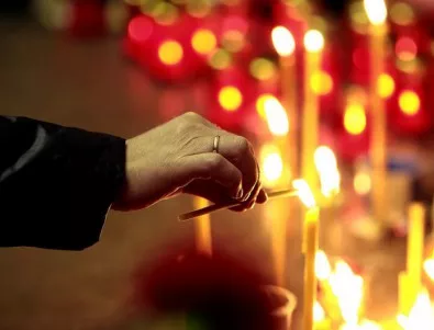 Палят свещи срещу ксенофобията