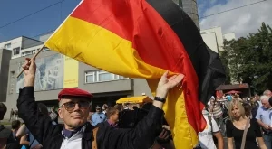 Новопристигащите в Германия ще трябва да чакат 5 години за помощи