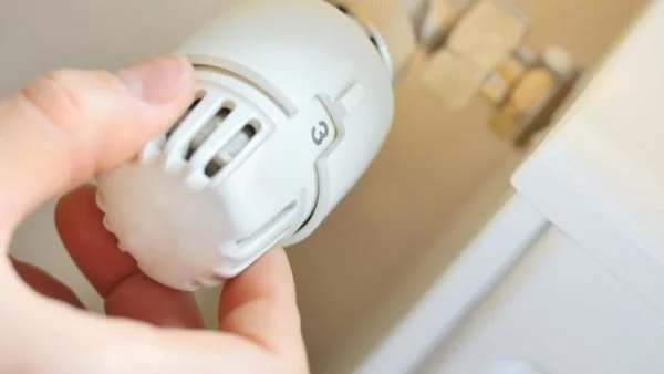 МЕ: Нови изисквания се прилагат за изравнителните сметки за парно след 9 юни 