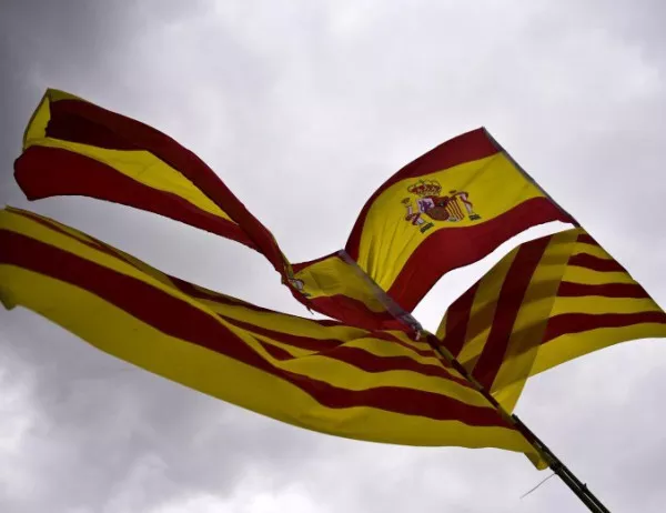 Испания и НАТО обсъдиха "външната намеса" в референдума в Каталуния