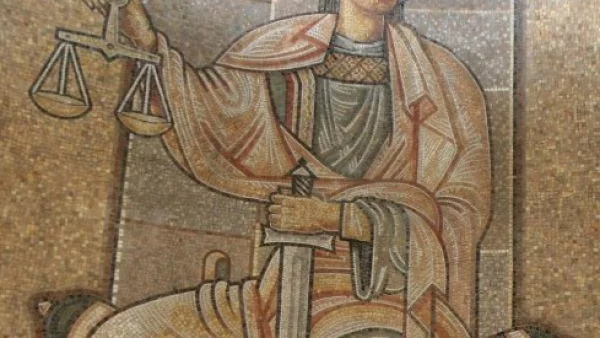 22 и 25 години затвор за двама убили бездомник във Варна