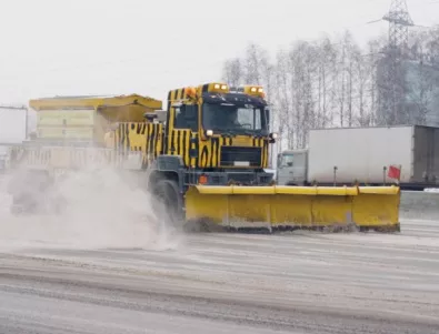 АПИ успокои, че има достатъчно материали за зимно почистване на пътищата