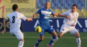 {{ otherArticle[0].article.title }}