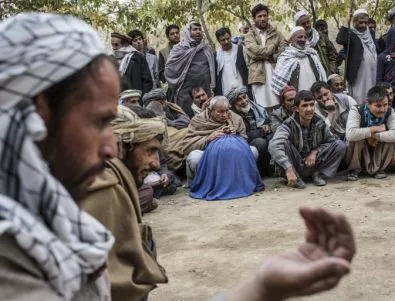 Талибаните атакуваха пакистанска военна база, убивайки 16 души в джамия 