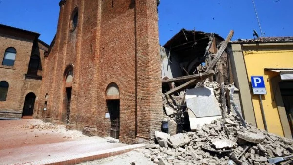 5-етажна сграда рухна в Италия, осем души са в неизвестност
